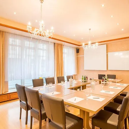 Astoria Hotel 4*
